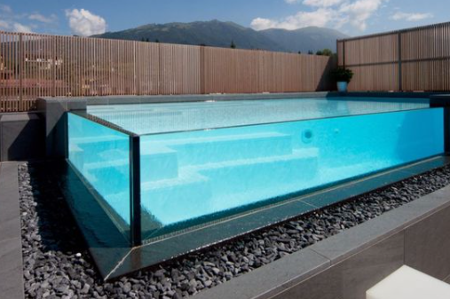 desain kolam renang kaca iatas atap